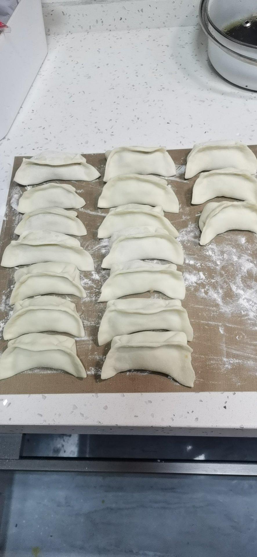 手工揉面三分钟，又韧又薄又好包的饺子皮