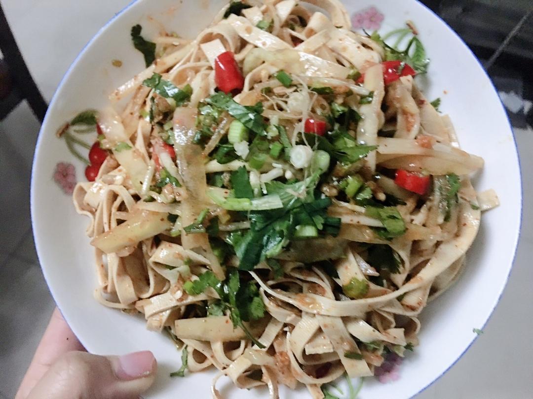 超级爽口开胃的凉拌豆皮