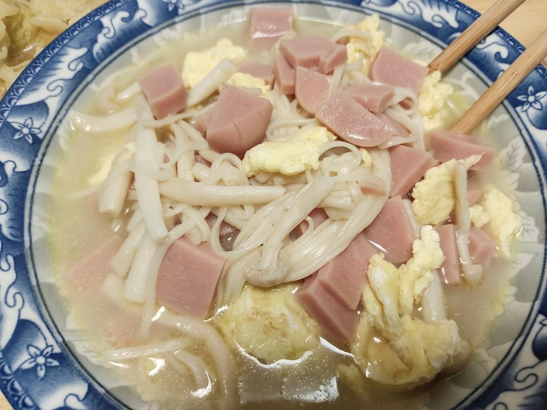 💐美味的白玉菇鸡蛋汤🍲