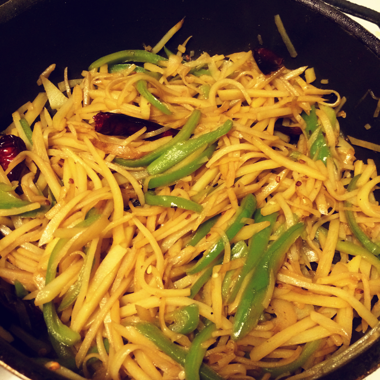 酸辣土豆丝-不用再愁不辣不酸了