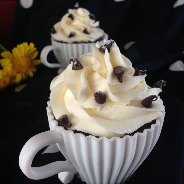 古典巧克力cupcake配马斯卡彭奶油霜