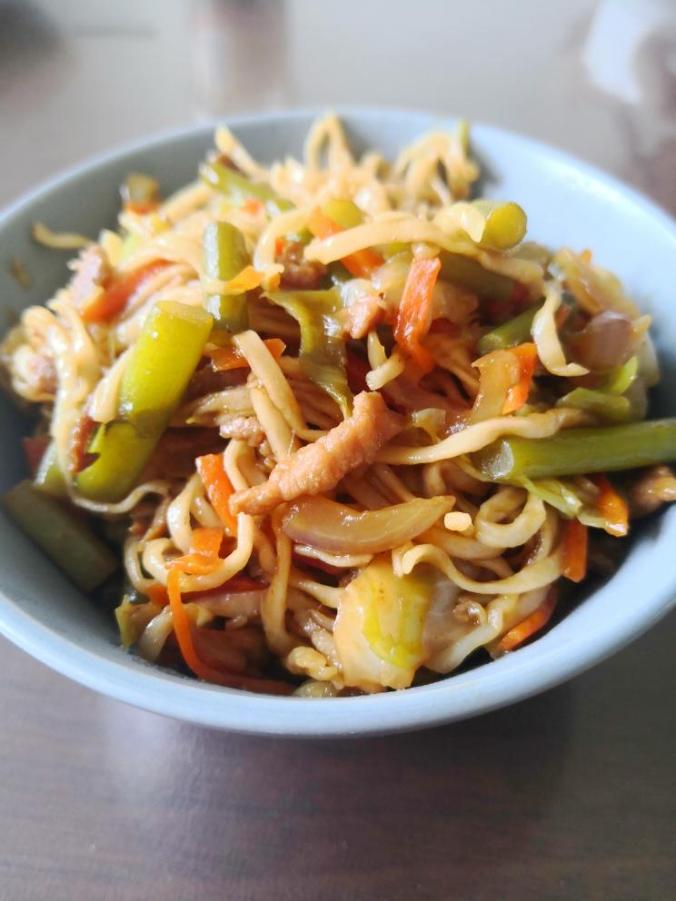 河南卤面-蒜苔蒸面-焖面条的做法