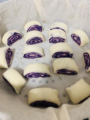 香甜软糯的紫薯花卷的做法 步骤7