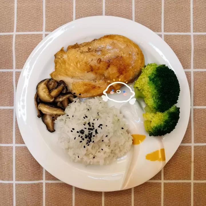 【嫩煎鸡胸肉】