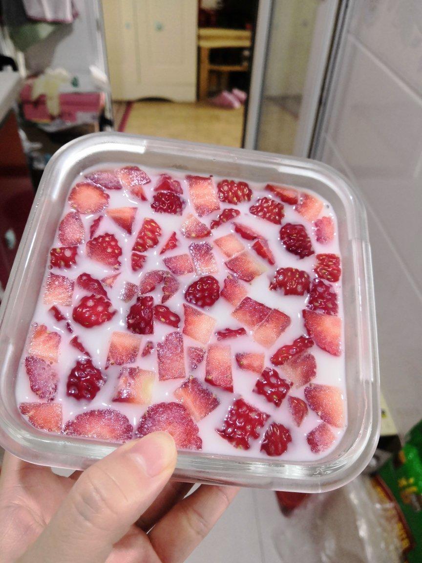 草莓芒果椰奶冻