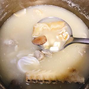 ❣️鳕鱼骨花胶排骨汤的做法 步骤2