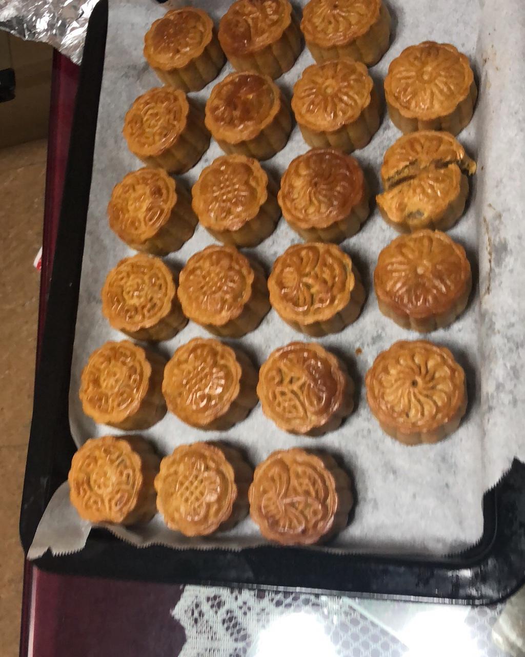 广式月饼——蛋黄莲蓉月饼