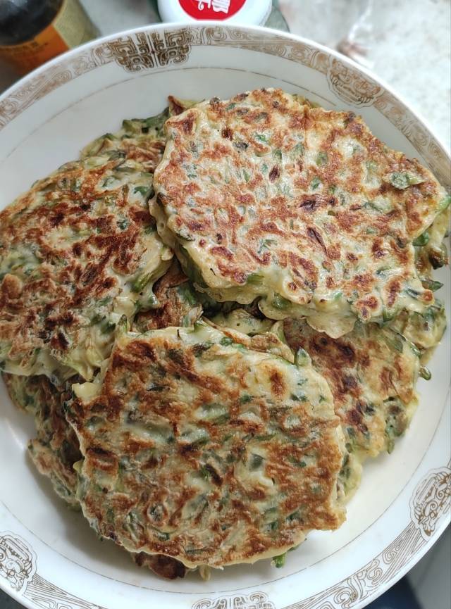 春天不能错过的槐花饼