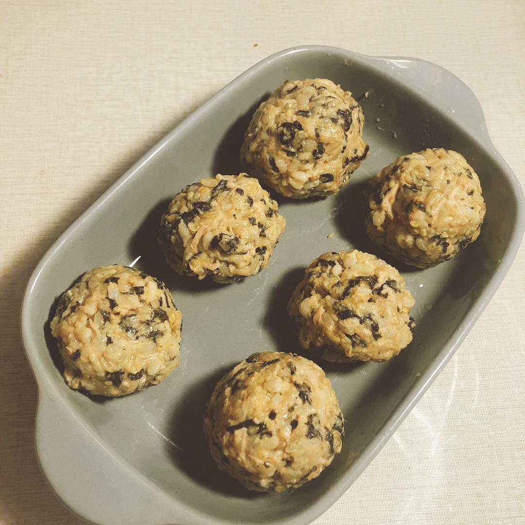 肉松芝士金枪鱼杂粮饭团