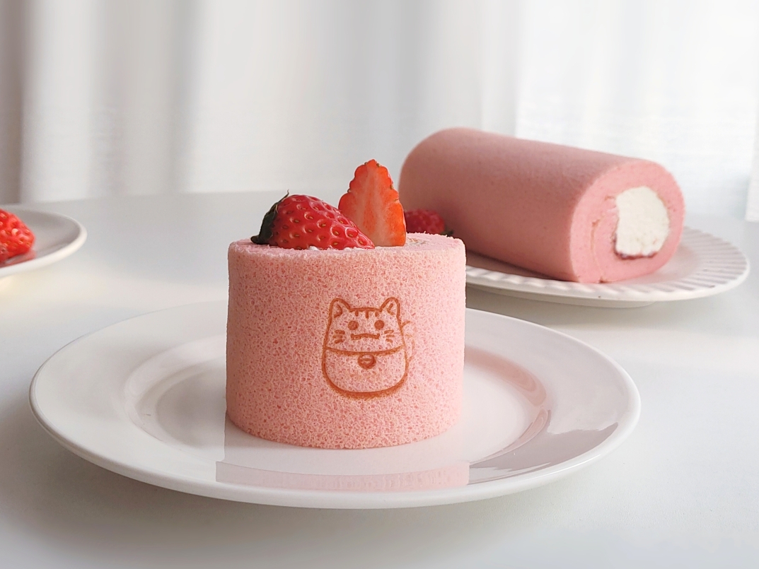 粉色蛋糕卷