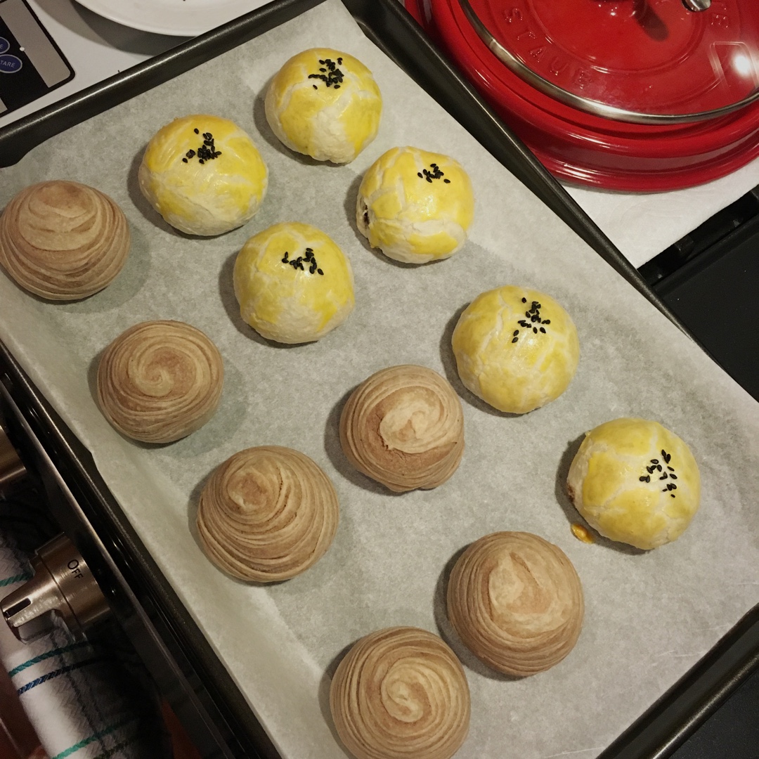 蛋黄酥~紫薯、抹茶、原味~花好月圆，中秋快乐~内附一次做六色蛋黄酥方法~