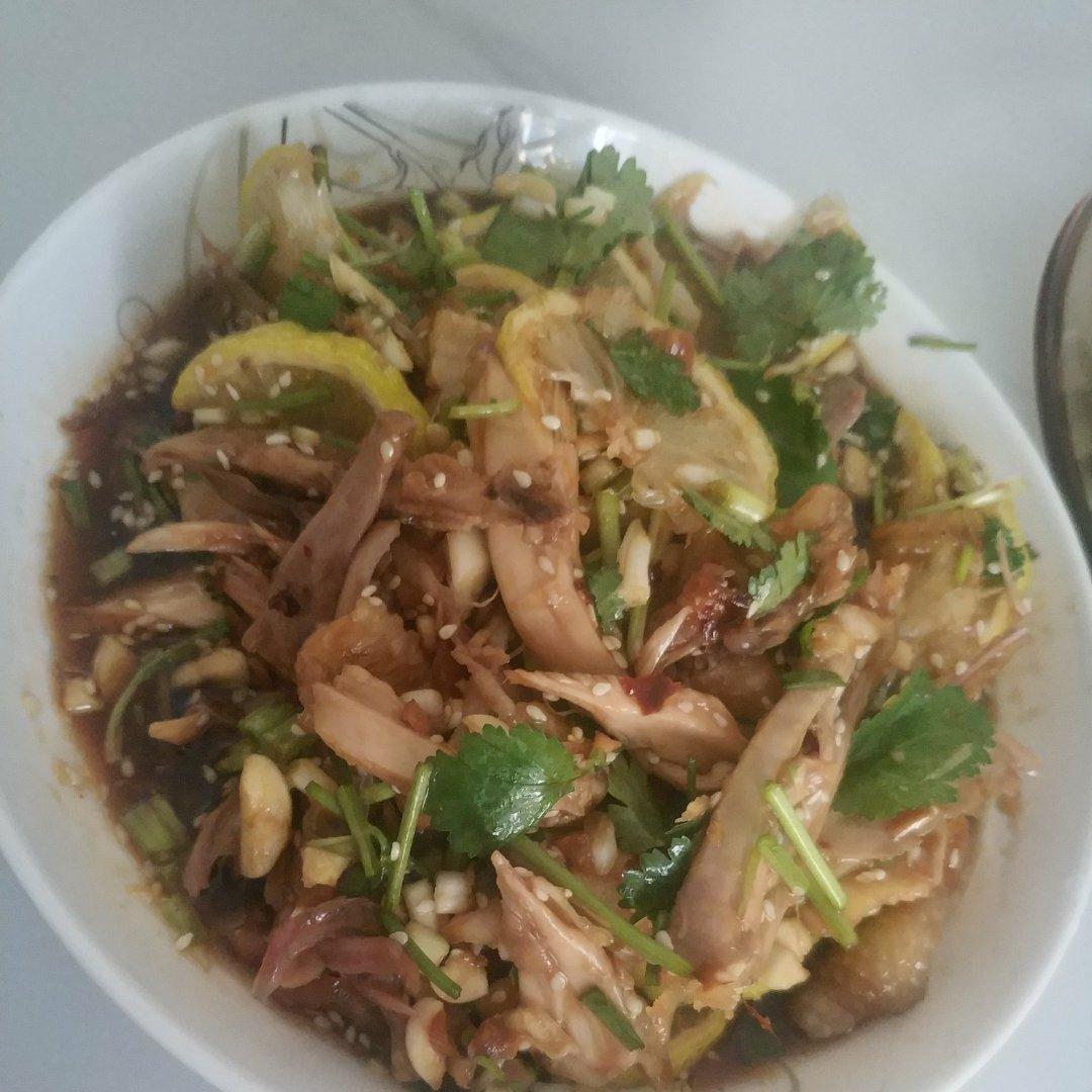 柠檬手撕鸡