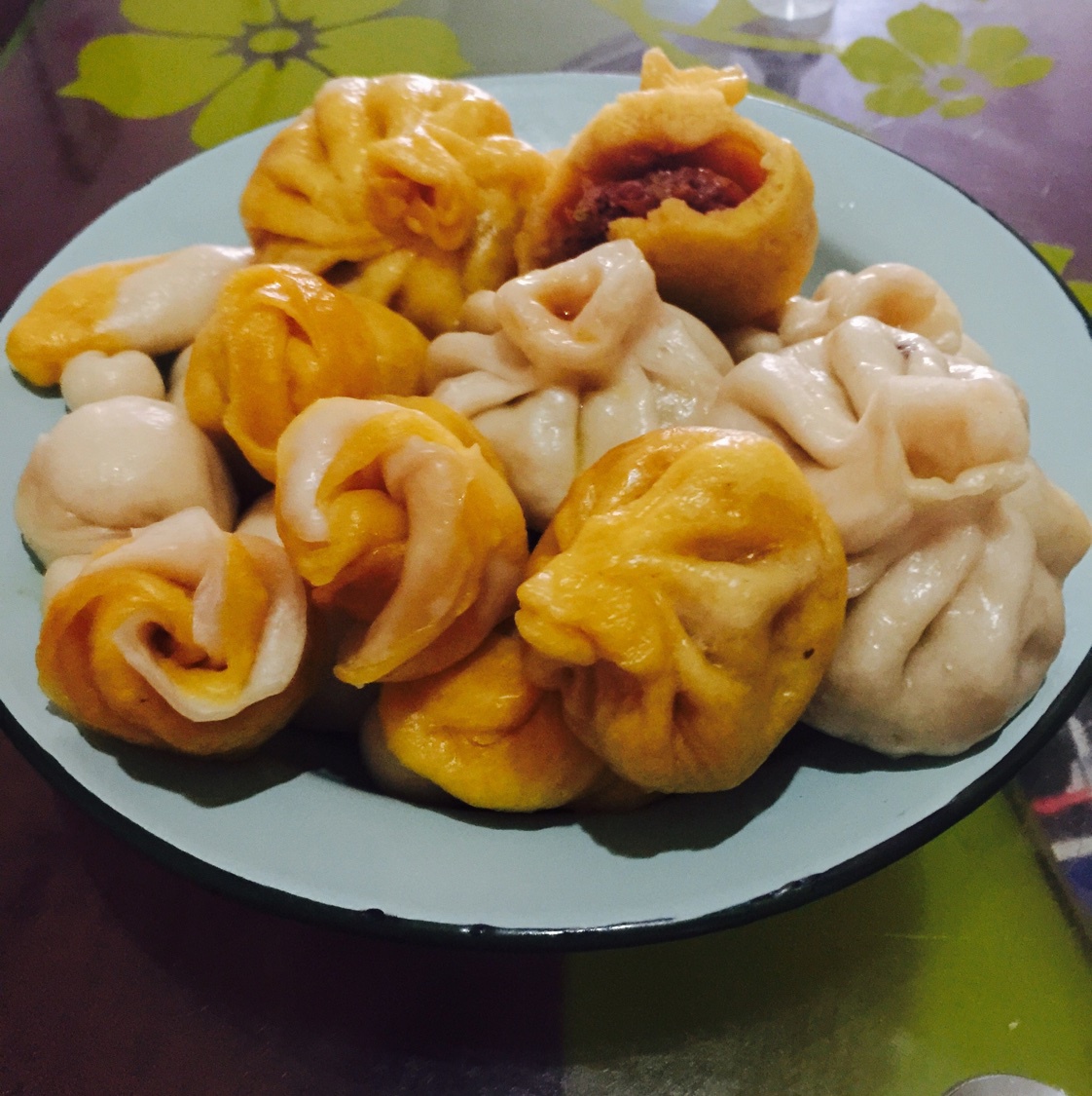 鲜美多汁的洋葱牛肉包子