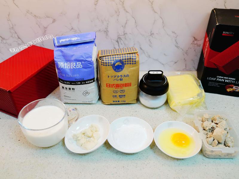 纯奶手撕吐司的做法 步骤1