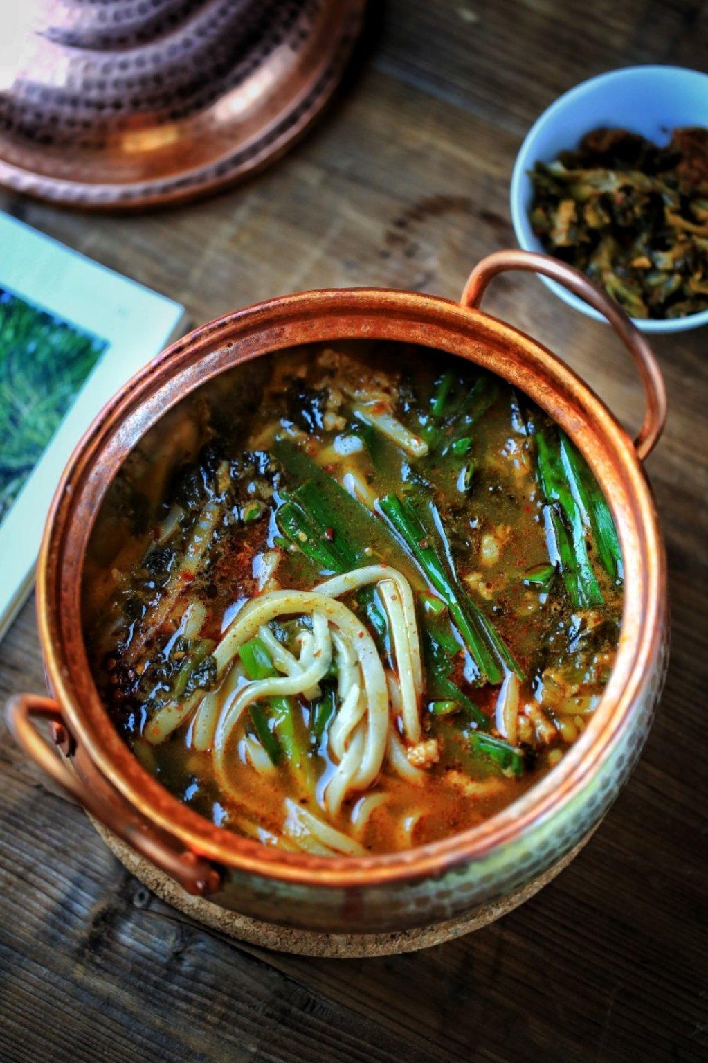 不逊于“昆明铁硼小锅米线”的“来宝妈牌”🌸“鲜肉砂锅米线”😋