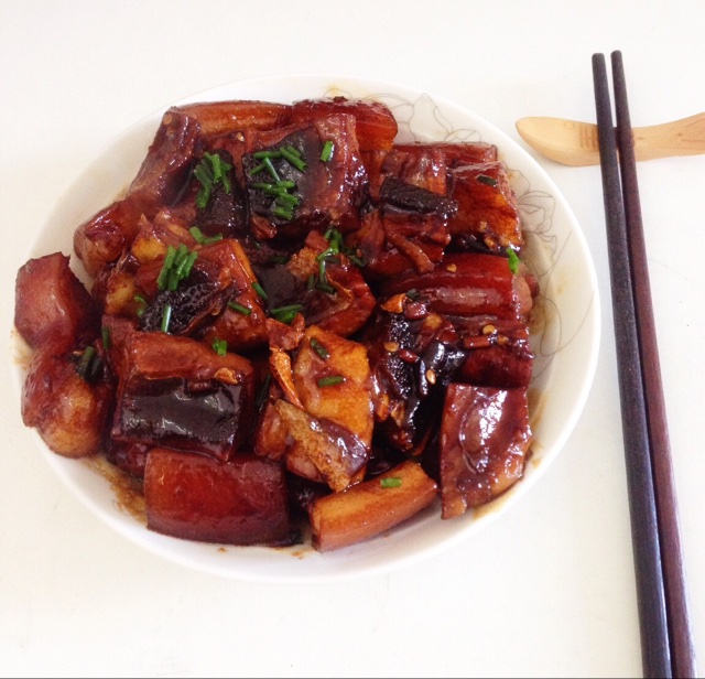 河豚鱼干红烧排骨