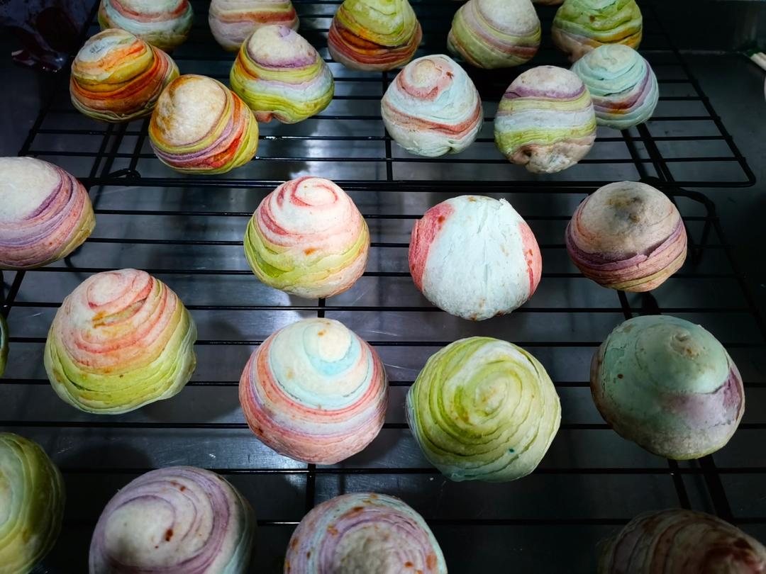 彩虹蛋黄酥（独角兽蛋黄酥）