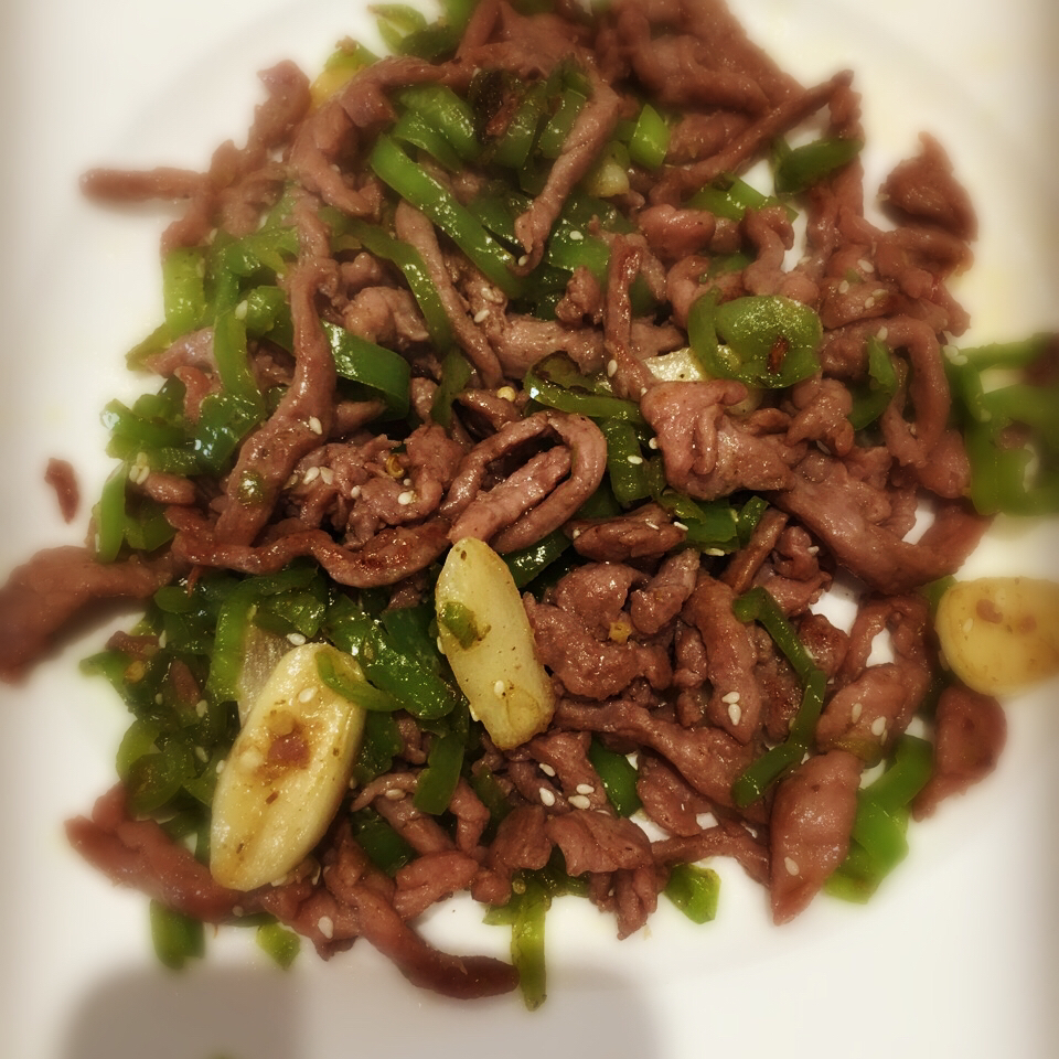 孜然牛肉炒青椒