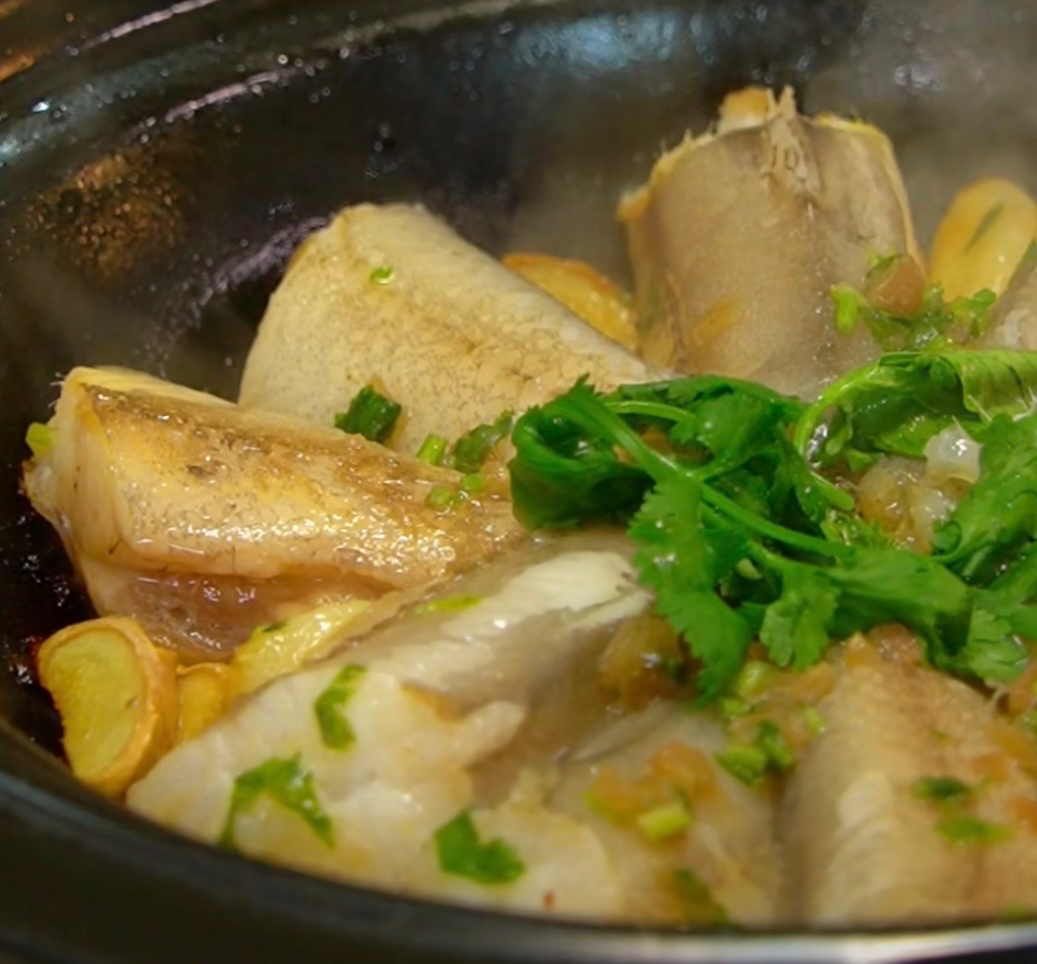砂锅焗九肚鱼的做法