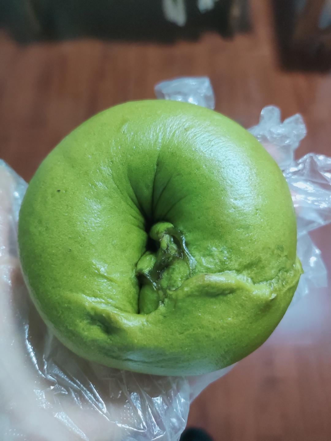 绿油油的抹茶红豆贝果