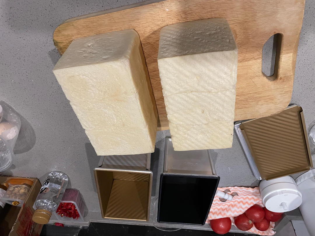 6%含糖量基础白吐司，怎么做都好吃。