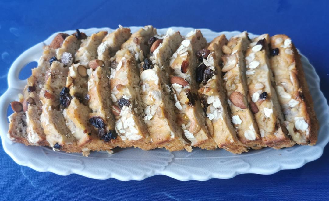 简单易操作的香蕉燕麦蛋糕