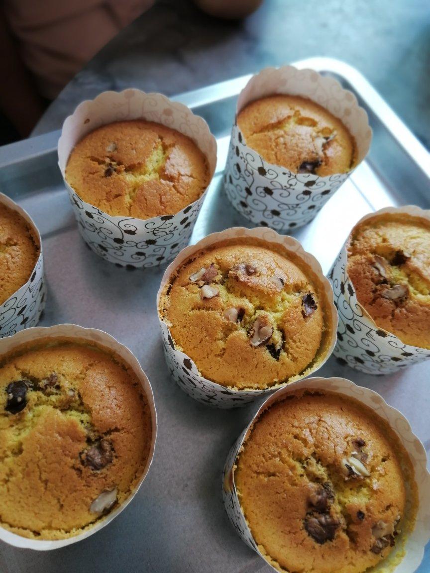 不会回缩的纸杯蛋糕