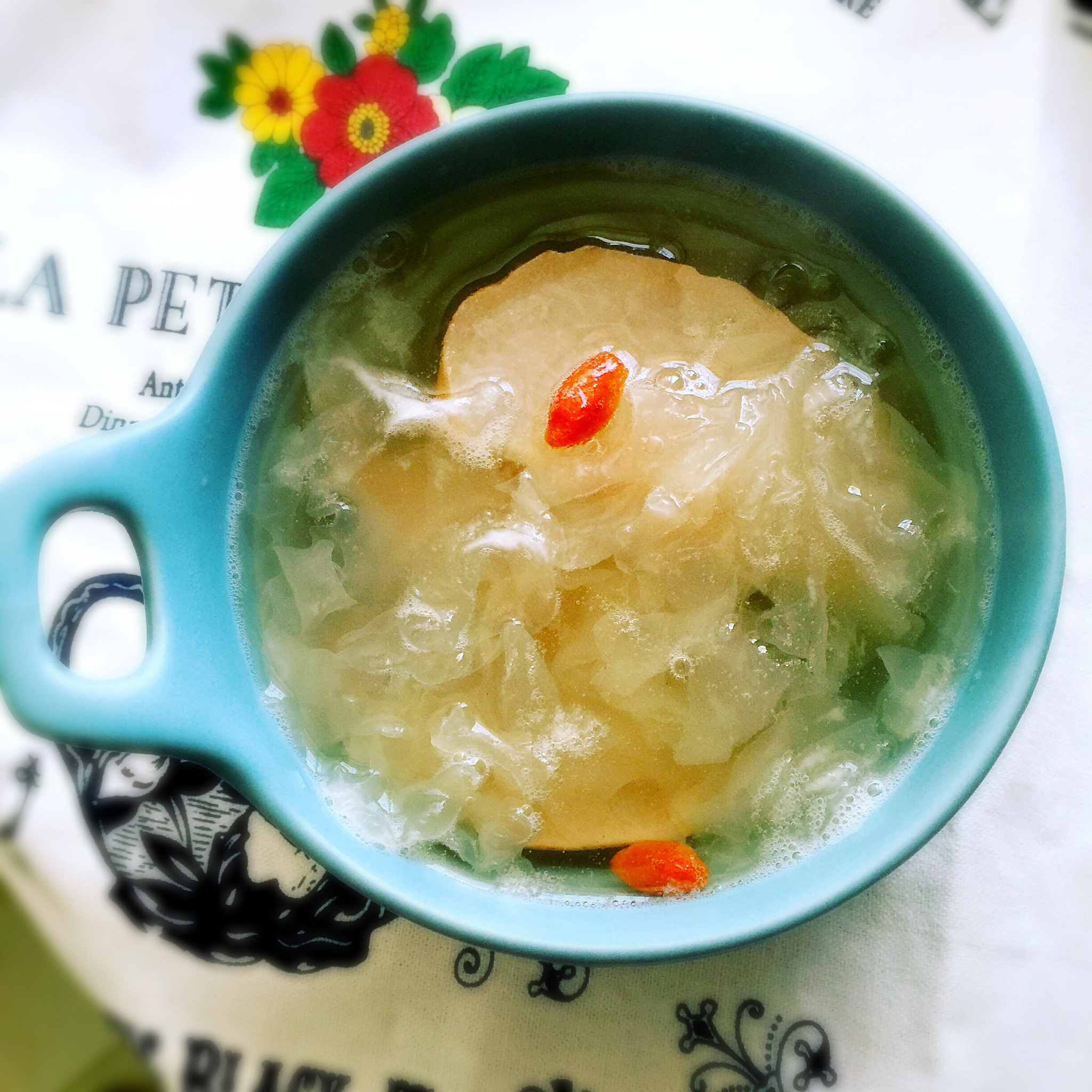 冰糖银耳雪梨汤