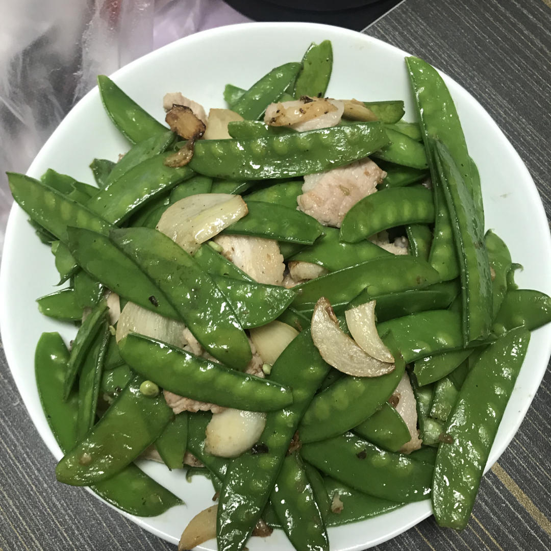 无比简单的荷兰豆炒腊肠，营养又好吃～！