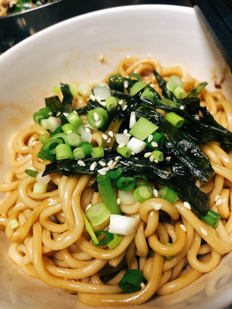 葱油拌面Spring Onion Noodles