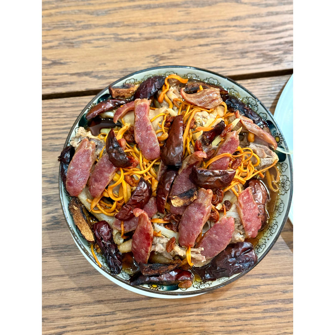 吉祥如意｜虫草花香肠蒸鸡