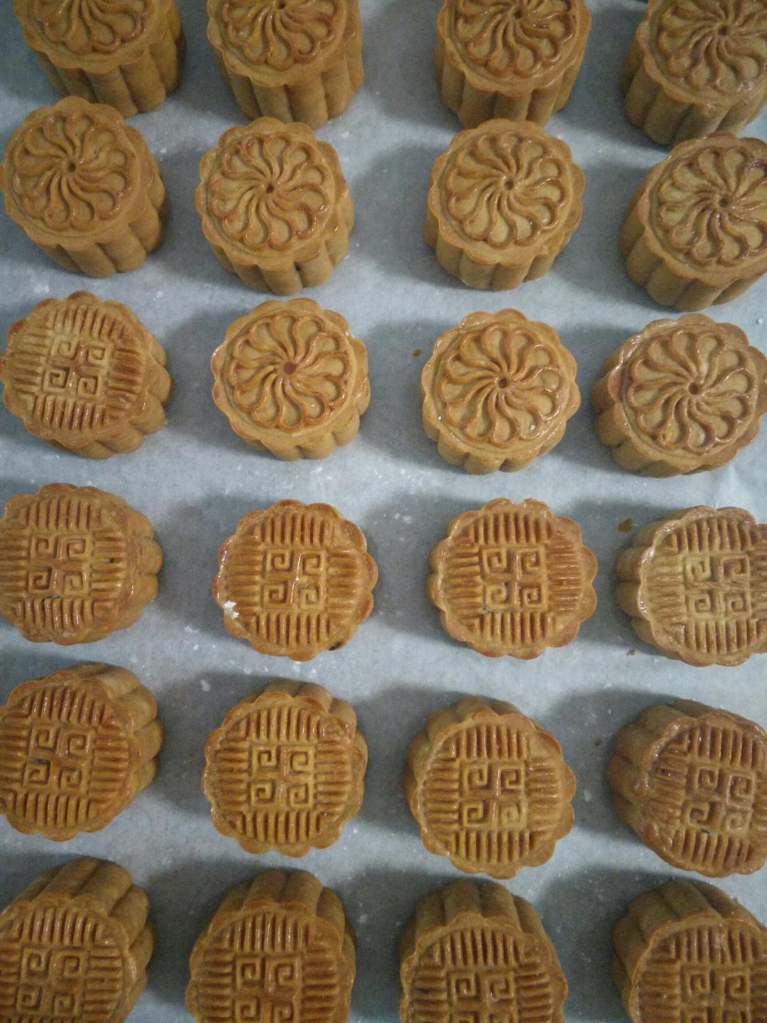 广式月饼—蛋黄莲蓉月饼