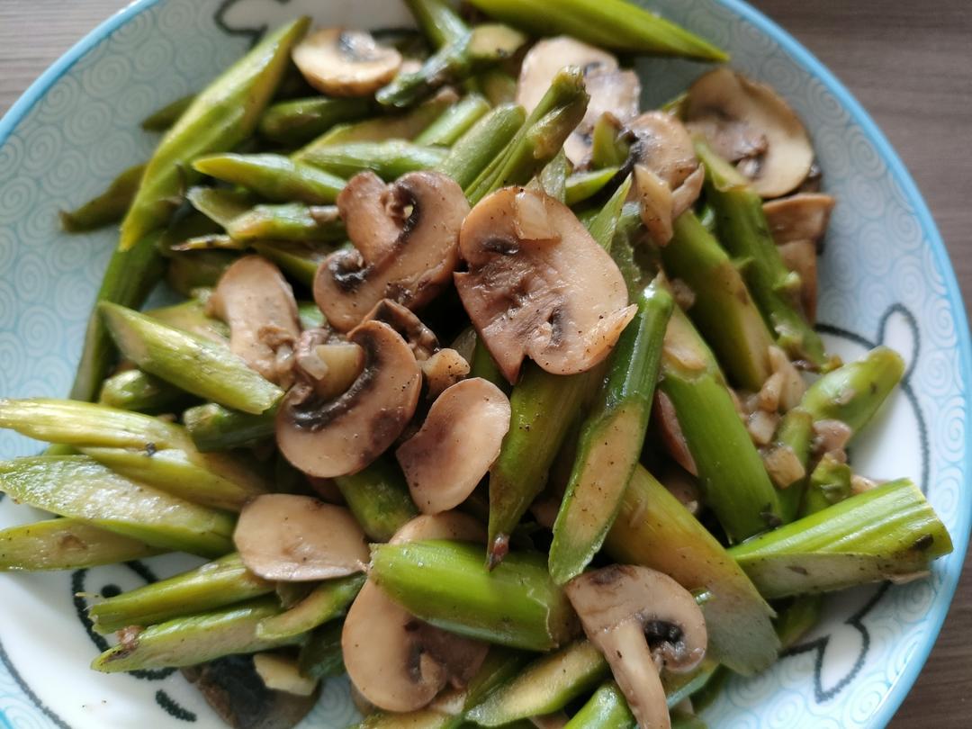 教你做最好吃的芦笋炒蘑菇 新手速get！