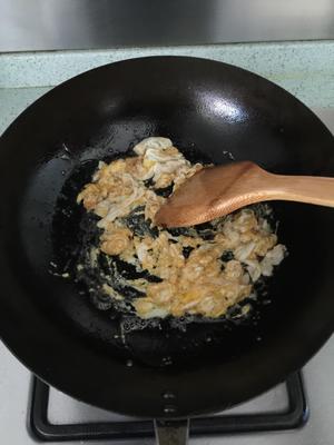 芹菜肉丝蛋炒饭的做法 步骤5