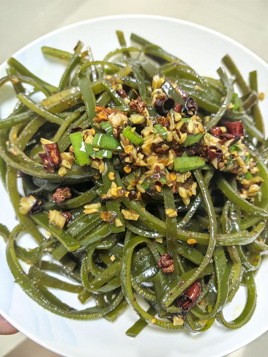 鲜香麻辣的凉拌海带丝，开胃又下饭，简单易操作，省时快速~