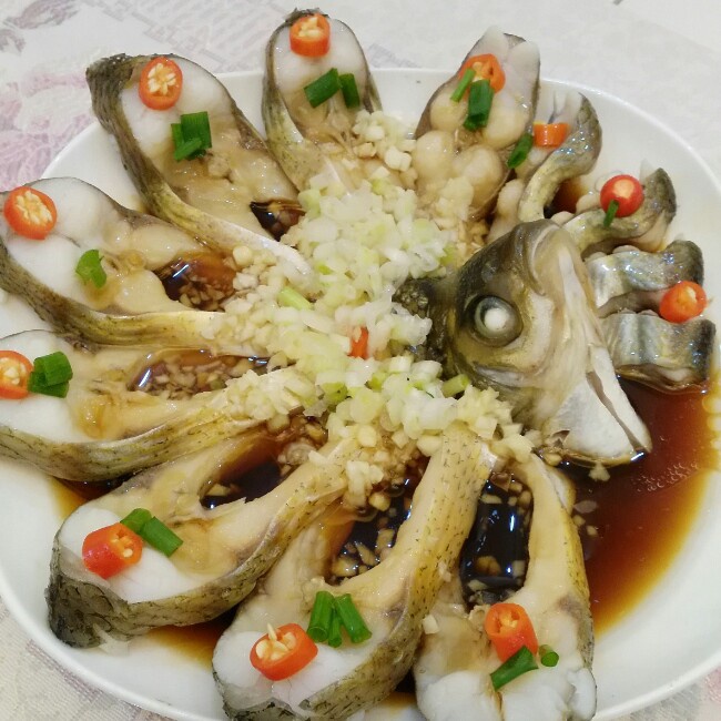 孔雀开屏清蒸鱼