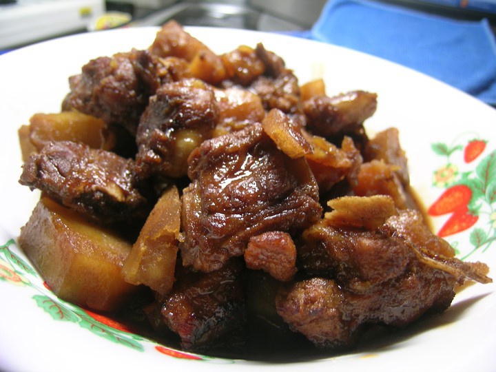 小土豆烧排骨