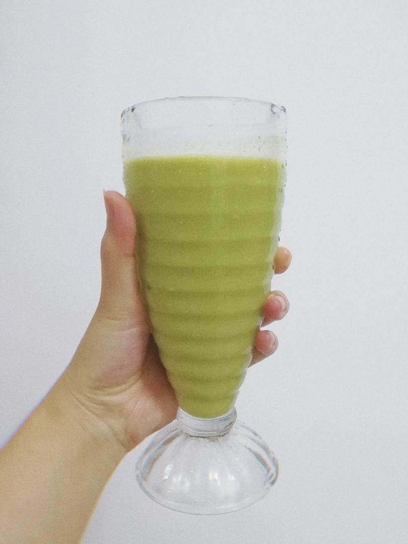 牛油果雪梨果汁的做法