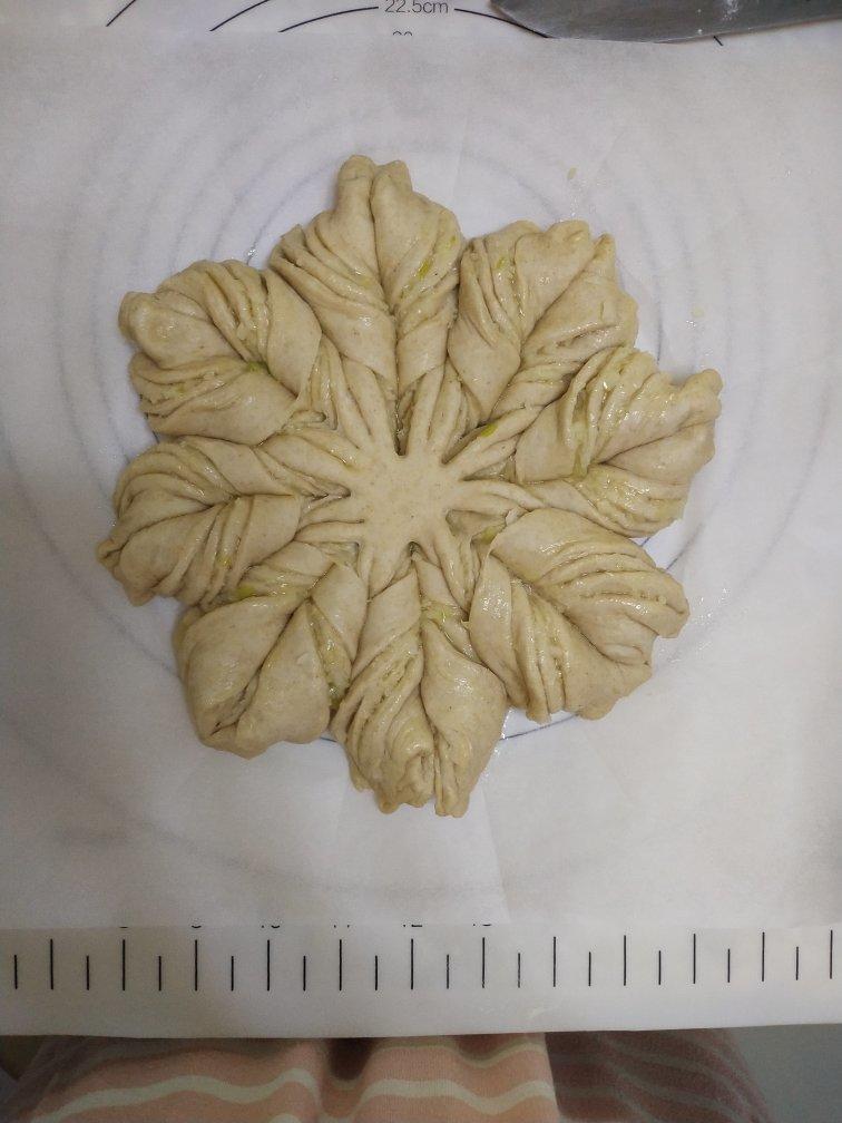 【小高姐】蒜香浓郁 造型优美 不用揉出手膜的面包