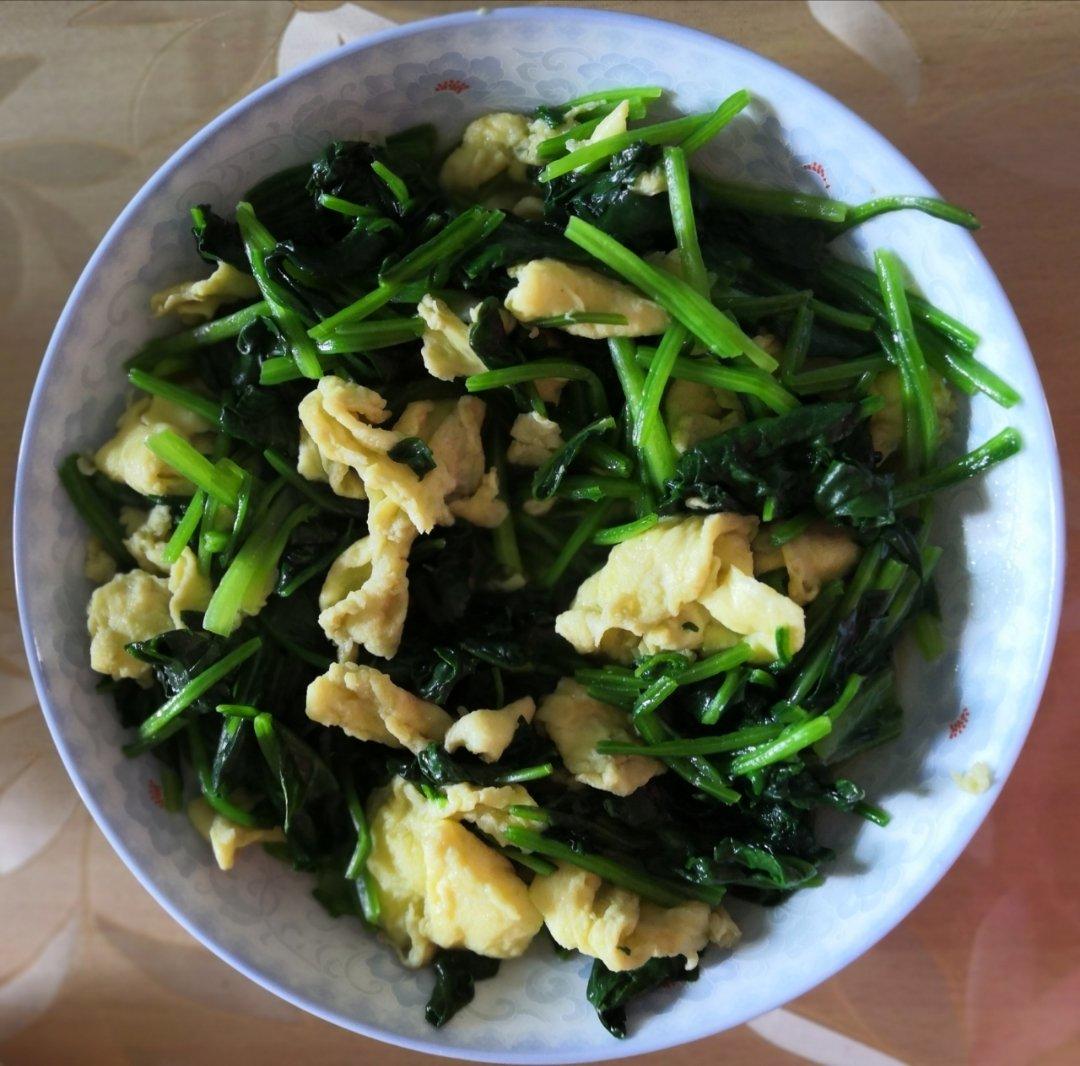 菠菜炒鸡蛋