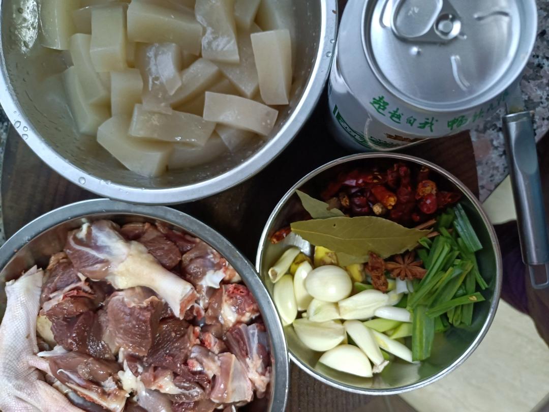 鲜甜鲍鱼椰子鸡汤【3月北鼎蒸炖锅食谱】