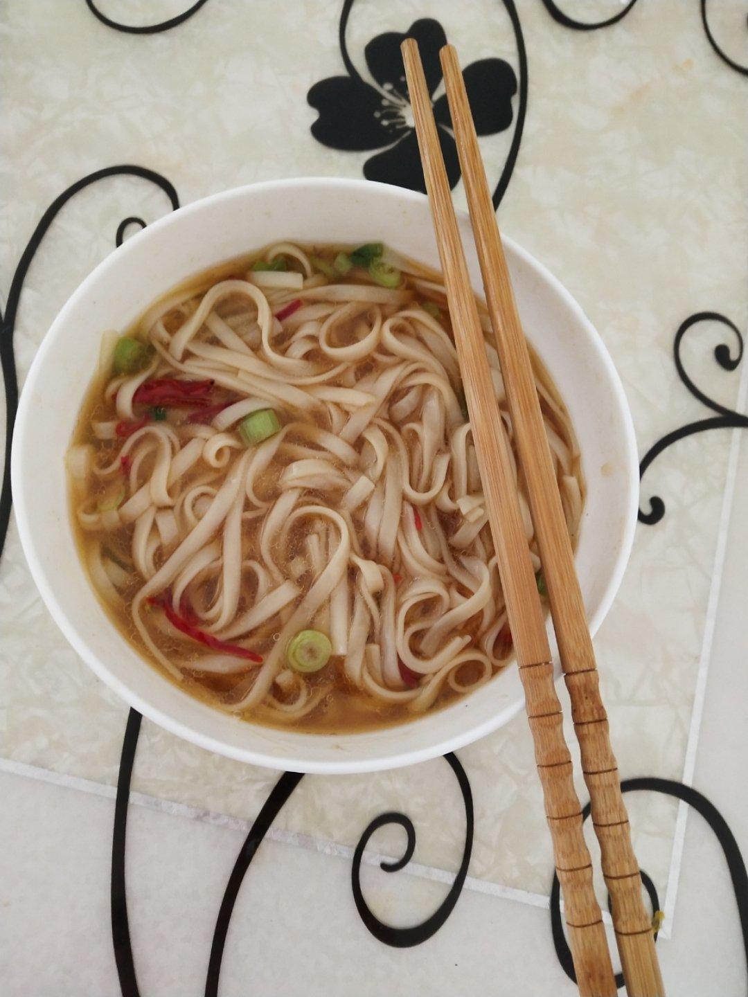 一碗热汤面