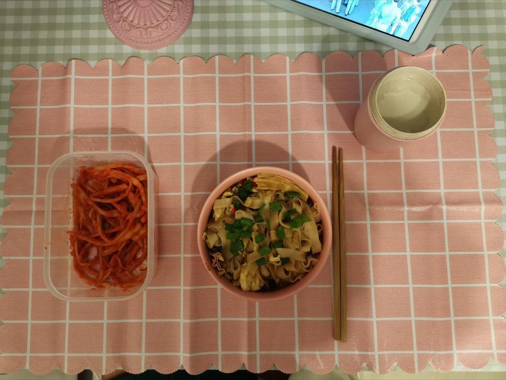 路边摊的炒河粉