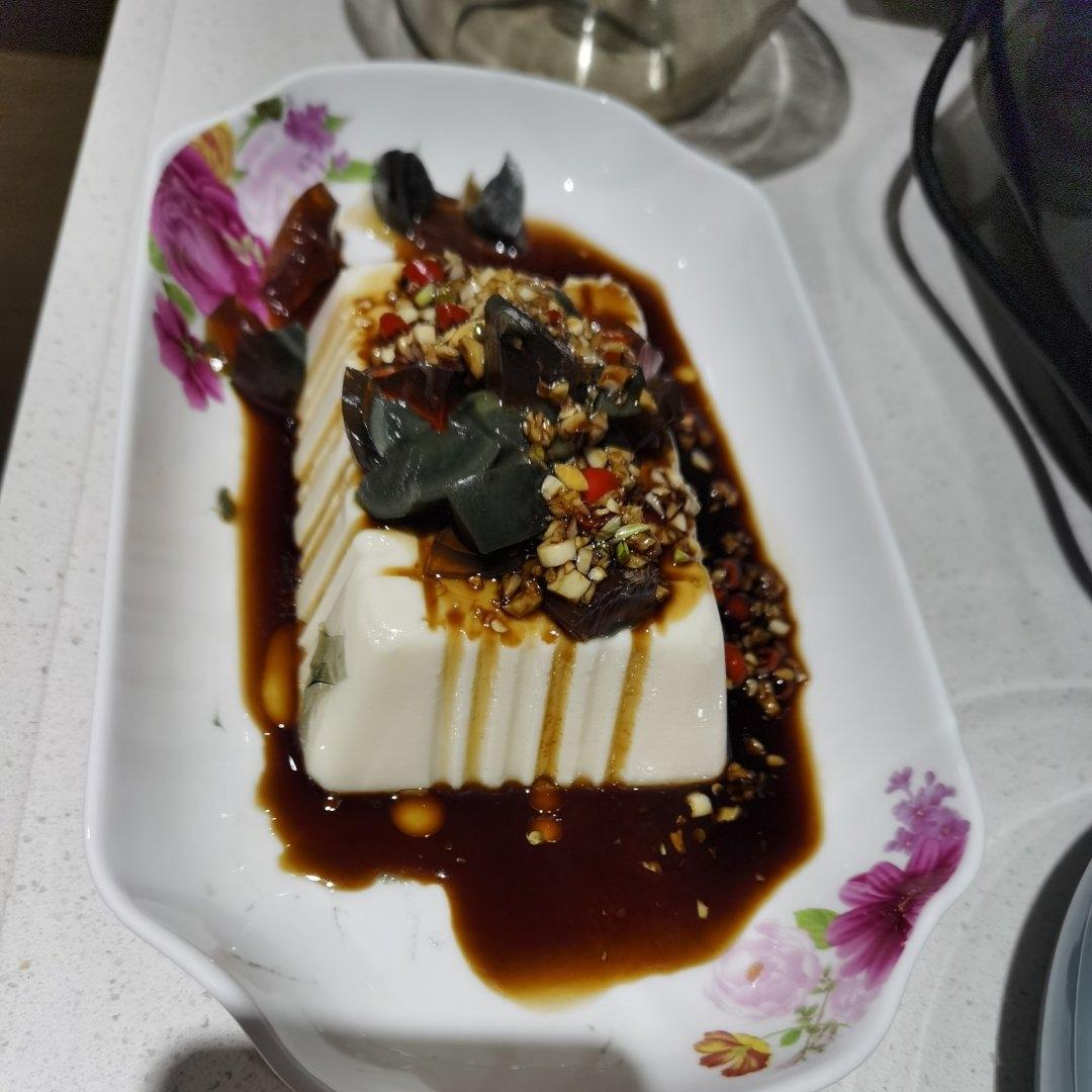 皮蛋豆腐