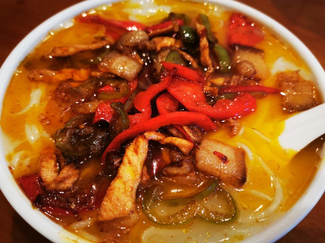 青椒肉丝汤粉
