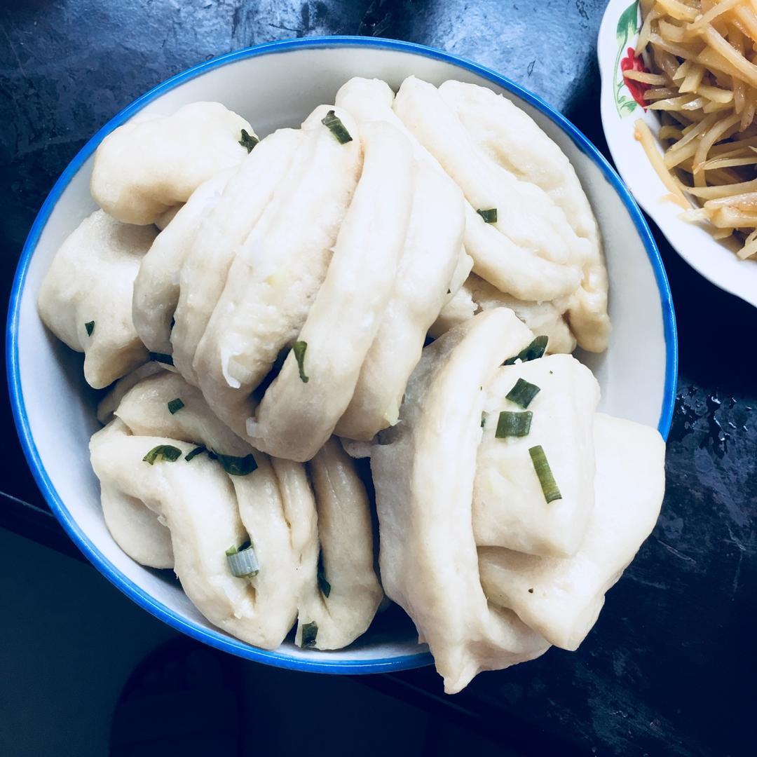 葱油花卷 Steamed Roll