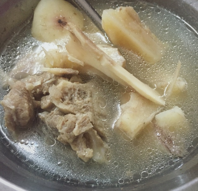 笑笑笑笑笑 /做的粉葛猪骨汤