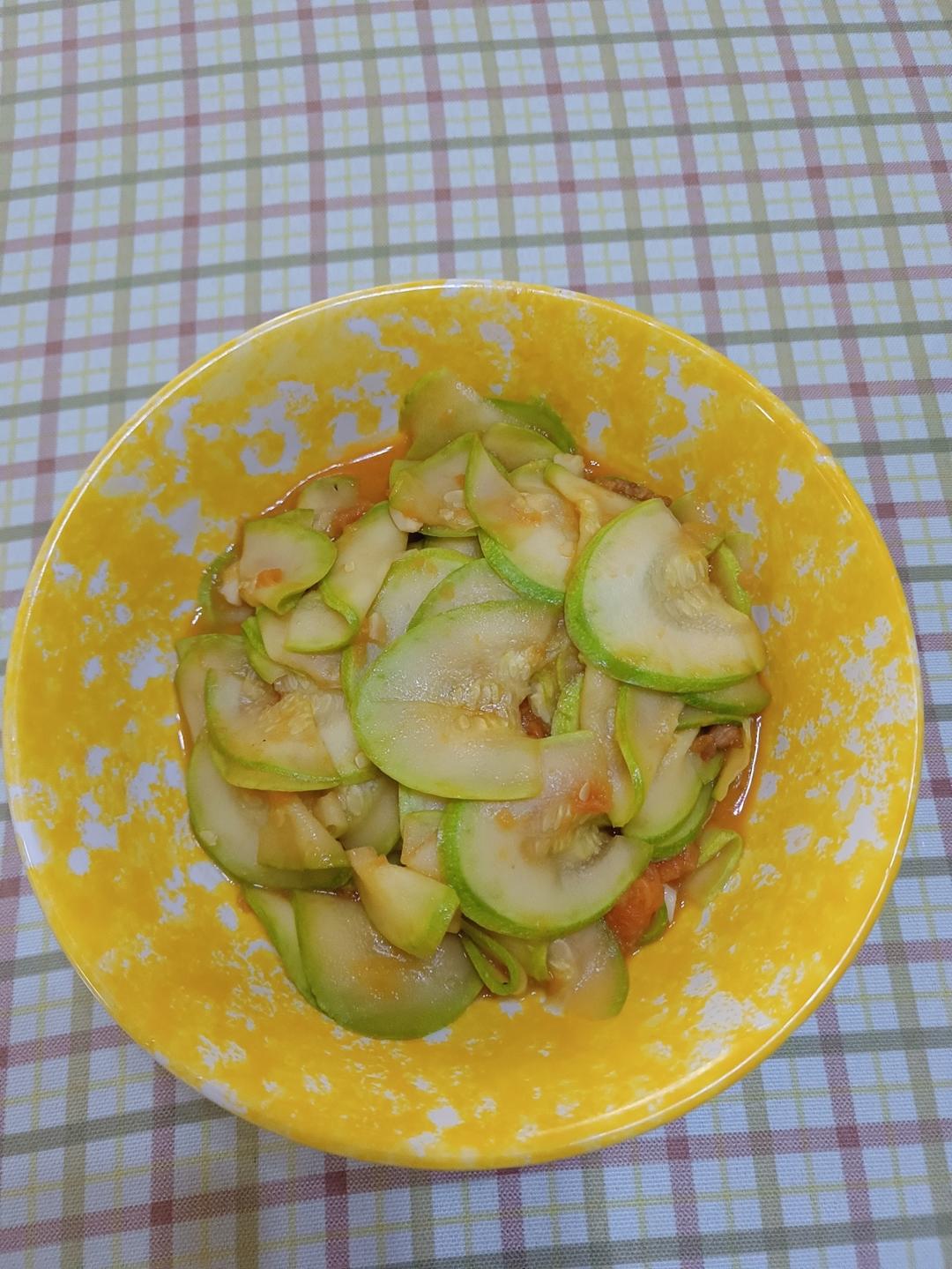 西红柿炒西葫芦