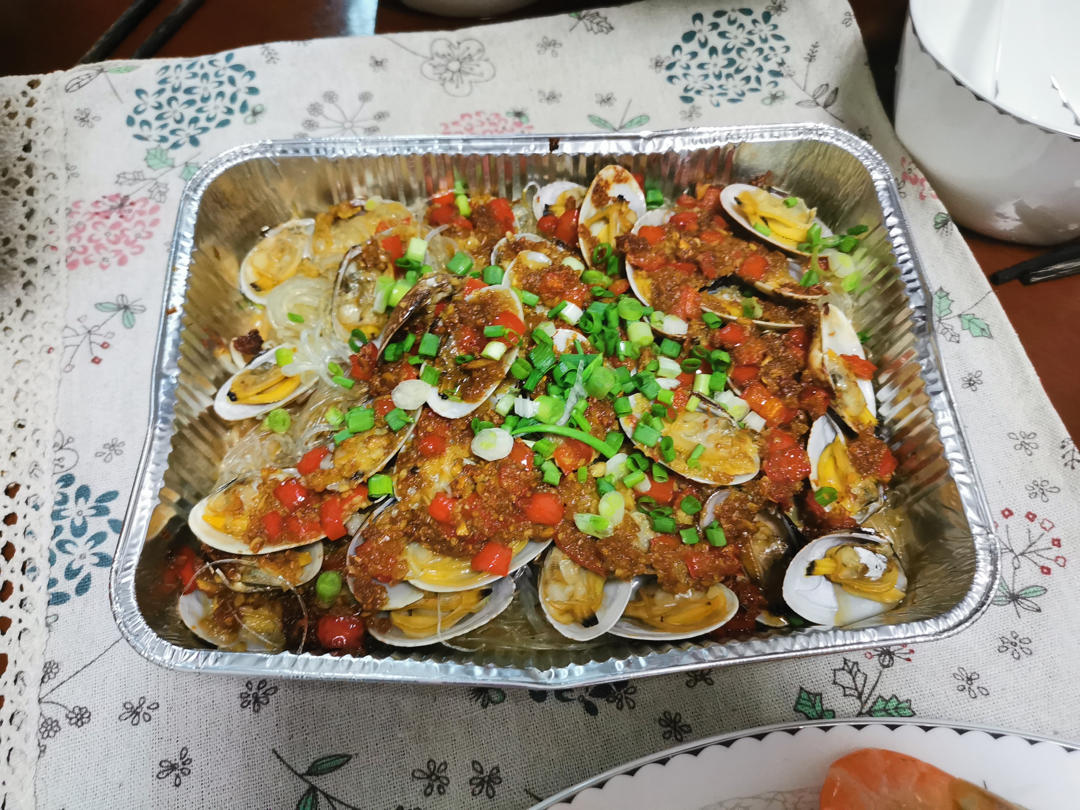 蒜蓉粉丝金针菇烤花蛤