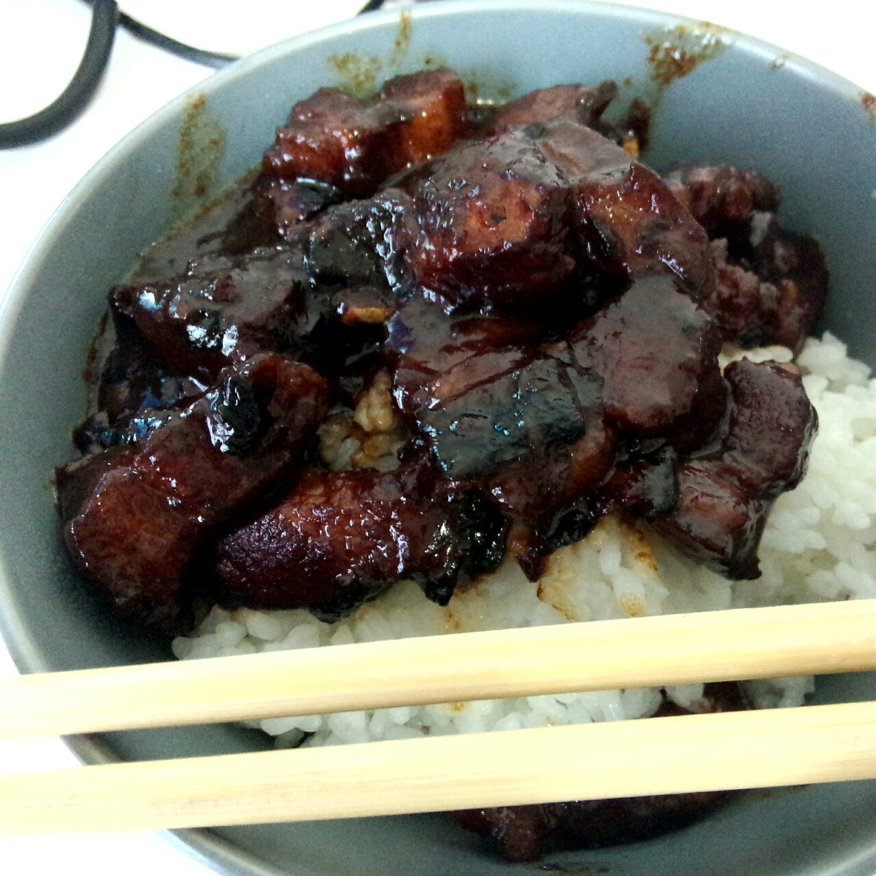 洋葱酥卤肉饭